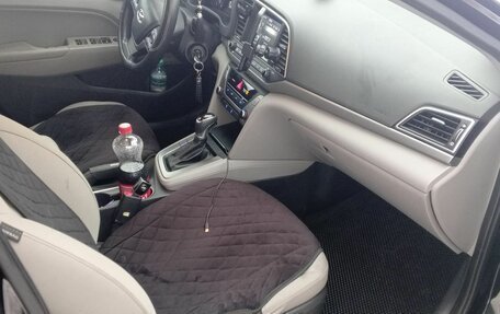 Hyundai Elantra VI рестайлинг, 2016 год, 1 175 000 рублей, 10 фотография