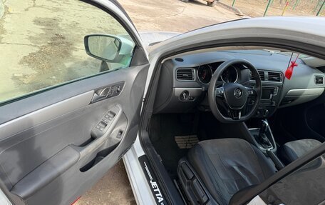 Volkswagen Jetta VI, 2016 год, 1 300 000 рублей, 8 фотография