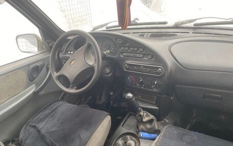 Chevrolet Niva I рестайлинг, 2003 год, 190 000 рублей, 1 фотография