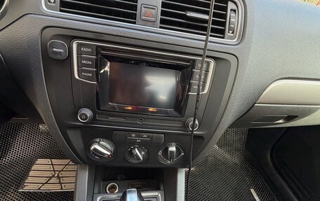 Volkswagen Jetta VI, 2016 год, 1 300 000 рублей, 19 фотография