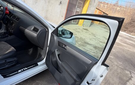 Volkswagen Jetta VI, 2016 год, 1 300 000 рублей, 16 фотография