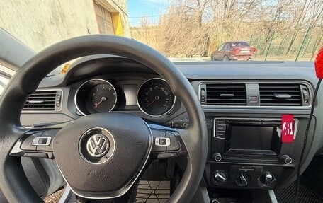 Volkswagen Jetta VI, 2016 год, 1 300 000 рублей, 18 фотография