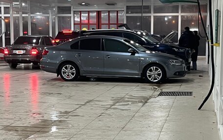 Volkswagen Jetta VI, 2011 год, 970 000 рублей, 5 фотография