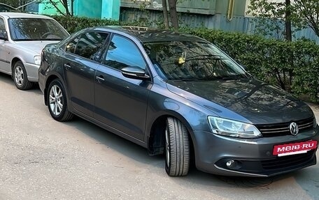 Volkswagen Jetta VI, 2011 год, 970 000 рублей, 2 фотография