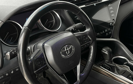 Toyota Camry, 2018 год, 3 120 000 рублей, 10 фотография