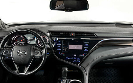 Toyota Camry, 2018 год, 3 120 000 рублей, 11 фотография