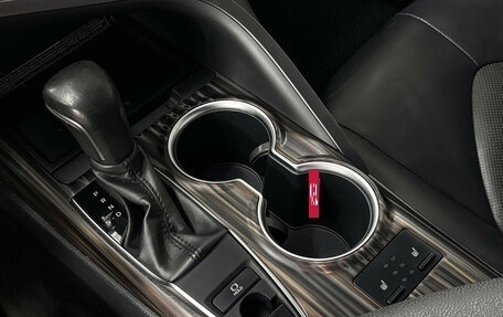 Toyota Camry, 2018 год, 3 120 000 рублей, 14 фотография