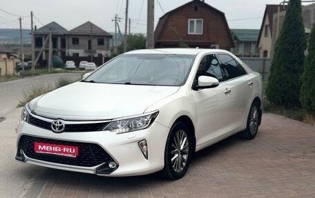 Toyota Camry, 2017 год, 2 420 000 рублей, 1 фотография