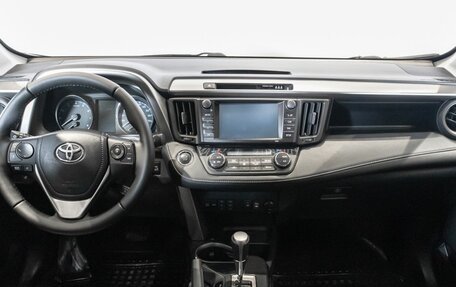 Toyota RAV4, 2016 год, 2 723 800 рублей, 6 фотография