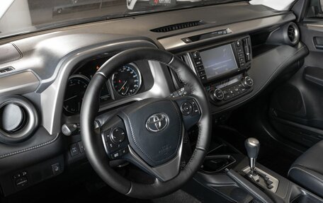 Toyota RAV4, 2016 год, 2 723 800 рублей, 5 фотография