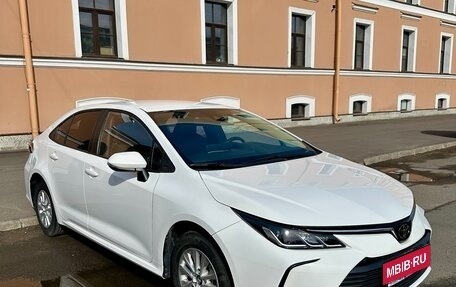 Toyota Corolla, 2021 год, 1 950 000 рублей, 1 фотография