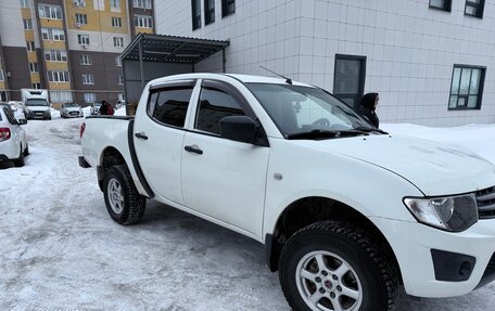 Mitsubishi L200 IV рестайлинг, 2013 год, 1 550 000 рублей, 2 фотография