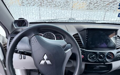 Mitsubishi L200 IV рестайлинг, 2013 год, 1 550 000 рублей, 5 фотография