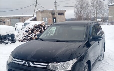 Mitsubishi Outlander III рестайлинг 3, 2013 год, 1 380 000 рублей, 7 фотография