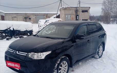 Mitsubishi Outlander III рестайлинг 3, 2013 год, 1 380 000 рублей, 8 фотография