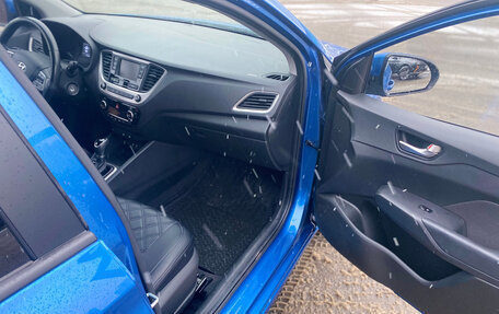 Hyundai Solaris II рестайлинг, 2017 год, 1 070 000 рублей, 10 фотография