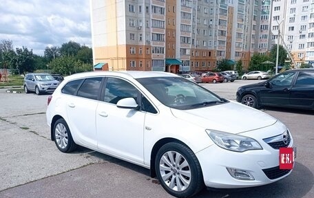 Opel Astra J, 2012 год, 560 000 рублей, 6 фотография