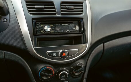 Hyundai Solaris II рестайлинг, 2012 год, 720 000 рублей, 12 фотография