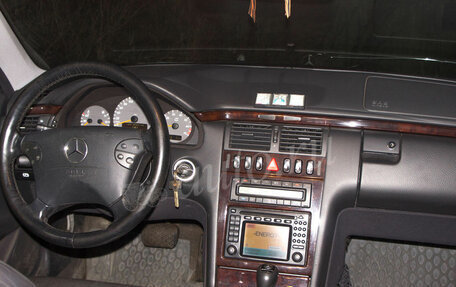 Mercedes-Benz E-Класс, 1999 год, 260 000 рублей, 8 фотография