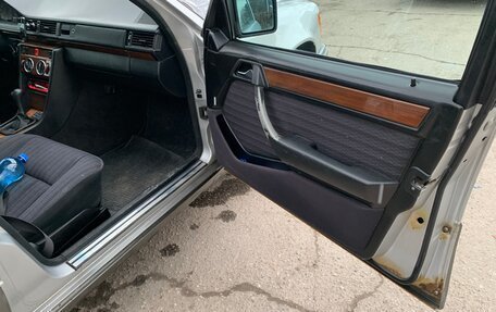 Mercedes-Benz W124, 1991 год, 350 000 рублей, 13 фотография