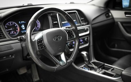 Hyundai Sonata VIII, 2019 год, 1 999 000 рублей, 8 фотография