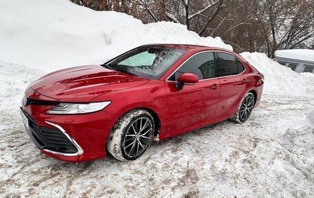 Toyota Camry, 2021 год, 3 490 000 рублей, 4 фотография