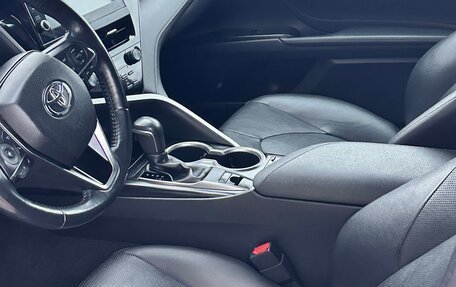 Toyota Camry, 2021 год, 3 490 000 рублей, 10 фотография