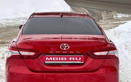 Toyota Camry, 2021 год, 3 490 000 рублей, 5 фотография