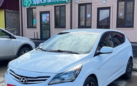 Hyundai Solaris II рестайлинг, 2015 год, 980 000 рублей, 5 фотография