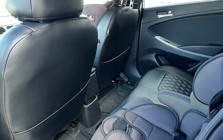 Hyundai Solaris II рестайлинг, 2015 год, 980 000 рублей, 16 фотография