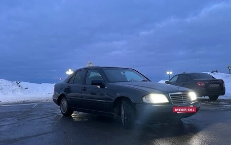 Mercedes-Benz C-Класс, 1997 год, 250 000 рублей, 2 фотография