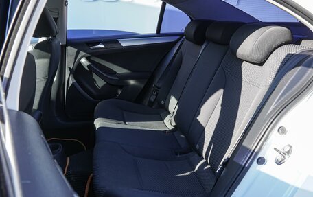 Volkswagen Jetta VI, 2012 год, 800 000 рублей, 11 фотография