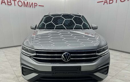 Volkswagen Tiguan II, 2023 год, 2 720 000 рублей, 2 фотография