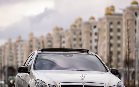 Mercedes-Benz E-Класс, 2011 год, 1 650 000 рублей, 2 фотография