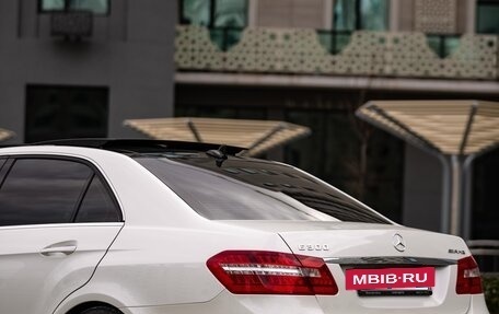 Mercedes-Benz E-Класс, 2011 год, 1 650 000 рублей, 14 фотография