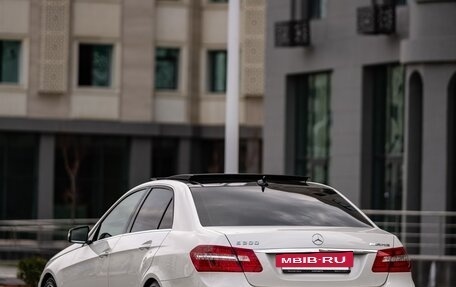 Mercedes-Benz E-Класс, 2011 год, 1 650 000 рублей, 16 фотография