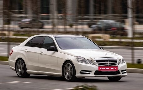 Mercedes-Benz E-Класс, 2011 год, 1 650 000 рублей, 17 фотография