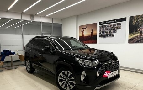 Toyota RAV4, 2020 год, 3 430 000 рублей, 3 фотография