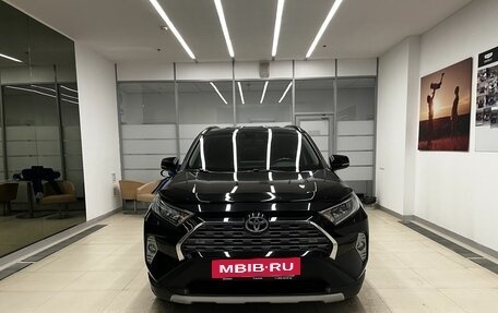 Toyota RAV4, 2020 год, 3 430 000 рублей, 2 фотография