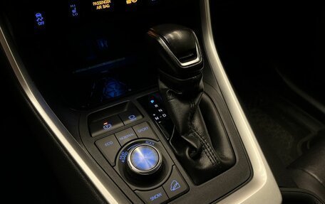 Toyota RAV4, 2020 год, 3 430 000 рублей, 7 фотография