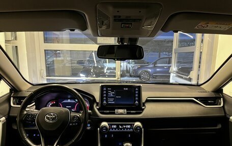 Toyota RAV4, 2020 год, 3 430 000 рублей, 9 фотография