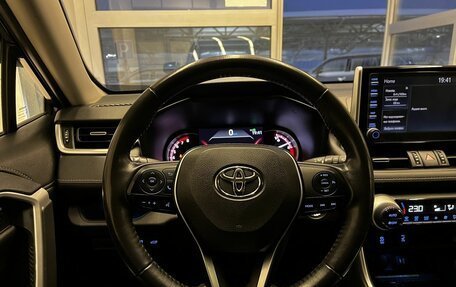 Toyota RAV4, 2020 год, 3 430 000 рублей, 10 фотография