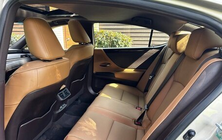 Lexus ES VII, 2021 год, 3 950 000 рублей, 31 фотография