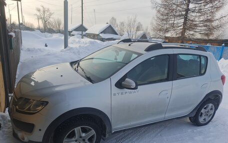 Renault Sandero II рестайлинг, 2017 год, 1 150 000 рублей, 2 фотография