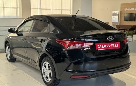 Hyundai Solaris II рестайлинг, 2021 год, 1 690 000 рублей, 6 фотография