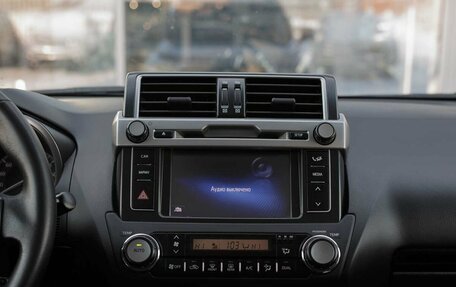 Toyota Land Cruiser Prado 150 рестайлинг 2, 2014 год, 3 085 000 рублей, 14 фотография