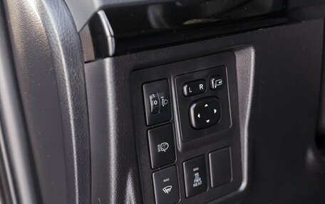 Toyota Land Cruiser Prado 150 рестайлинг 2, 2014 год, 3 085 000 рублей, 20 фотография