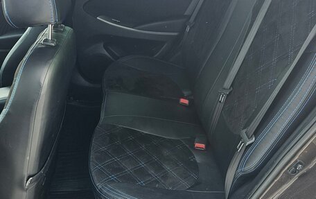 Hyundai Solaris II рестайлинг, 2016 год, 999 999 рублей, 4 фотография