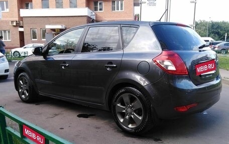 KIA cee'd I рестайлинг, 2010 год, 620 000 рублей, 2 фотография