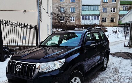 Toyota Land Cruiser Prado 150 рестайлинг 2, 2018 год, 4 650 000 рублей, 1 фотография